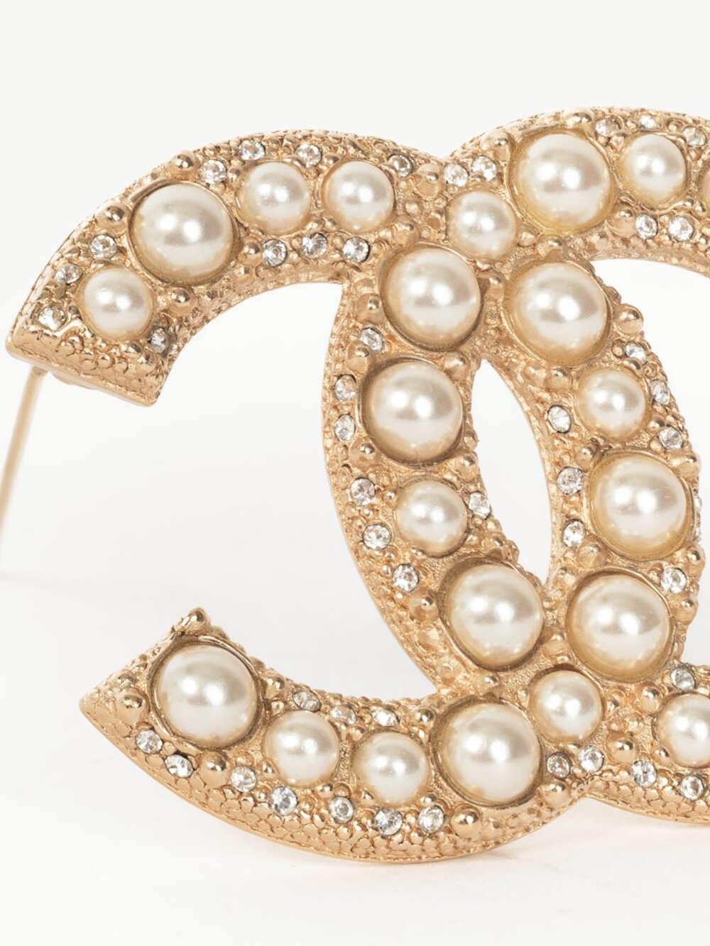 Chanel F19 Gold-Tone Faux-Pearl & Crystal-Embellished Brooch - Picture 2 of 5